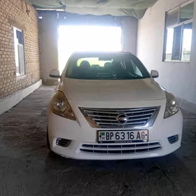 Nissan Versa 2012