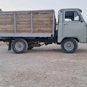 UAZ 2206 1990