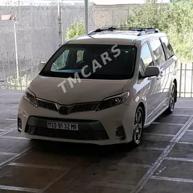 Toyota Sienna 2020
