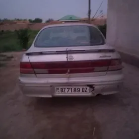 Nissan Cefiro 1995