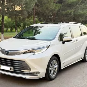 Toyota Sienna 2022