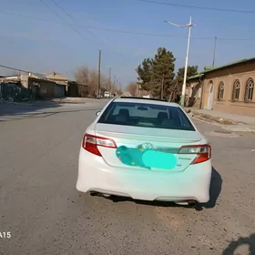 Toyota Camry 2012