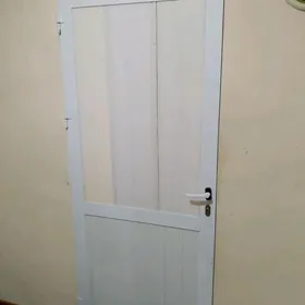 двери