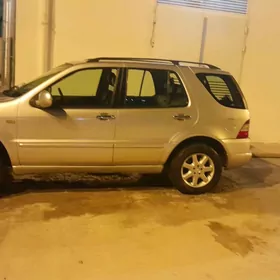 Mercedes-Benz C320 2001