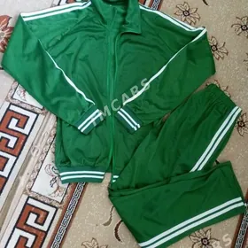 Женские спортивные вещи