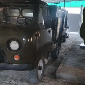 UAZ 452 1986