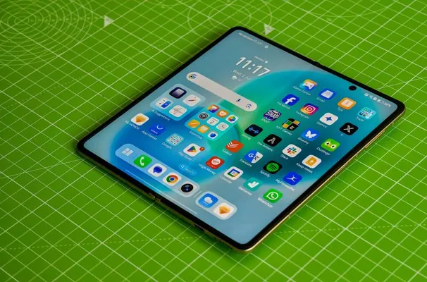 Honor представила самый тонкий в мире складной смартфон Magic V5