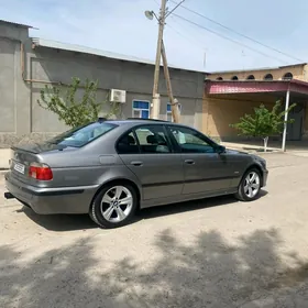 BMW E39 2002