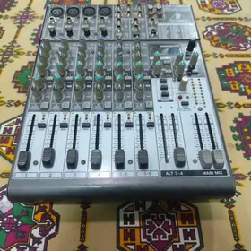 Behringer Punt 1204