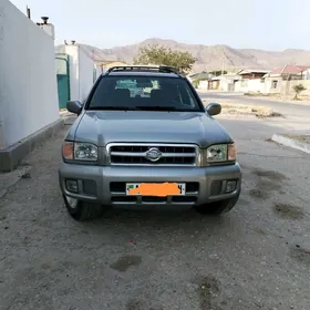 Nissan Pathfinder 2000