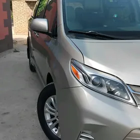Toyota Sienna 2017
