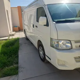 Toyota Hiace 2013