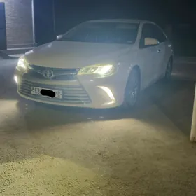 Toyota Camry 2017