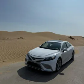 Toyota Camry 2021