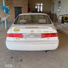 Toyota Camry 2000
