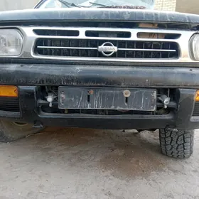 Nissan Pathfinder 1996