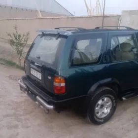Nissan Pathfinder 1997