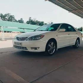 Toyota Camry 2004