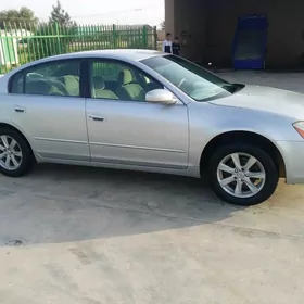 Nissan Altima 2004