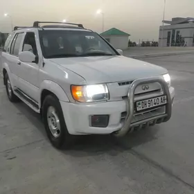 Infiniti QX4 2001