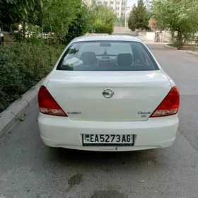 Nissan Sunny 2010