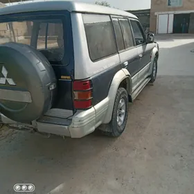 Mitsubishi Pajero 1993