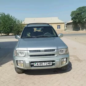 Infiniti QX4 1999