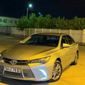 Toyota Camry 2017