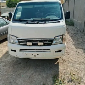 Nissan Urvan 2002