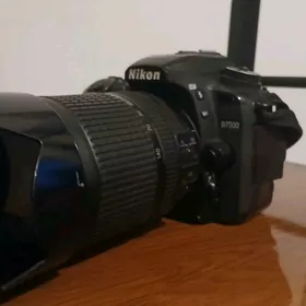 nikon 7500