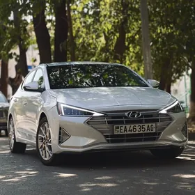 Hyundai Elantra 2019