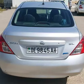 Nissan Versa 2012