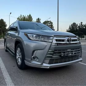 Toyota Highlander 2016