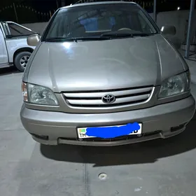 Toyota Sienna 2002