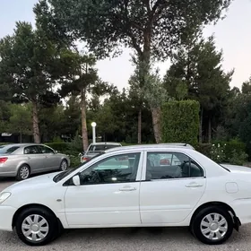 Mitsubishi Lanser 2010