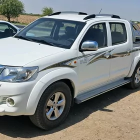 Toyota Hilux 2012