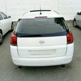 Opel Signum 2004