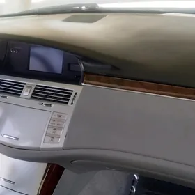 Toyota Avalon 2010