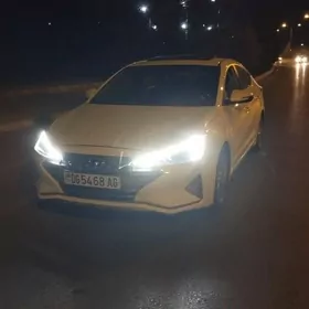 Hyundai Elantra 2020