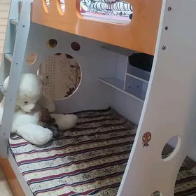 Кровать двухъярусная