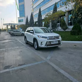 Toyota Highlander 2019