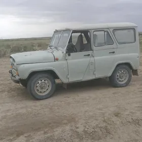 UAZ 469 2001