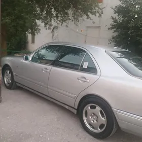 Mercedes-Benz E320 1997