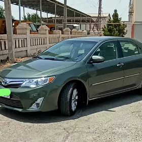 Toyota Camry 2013