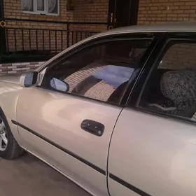 Toyota Carina 1993