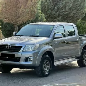 Toyota Hilux 2015
