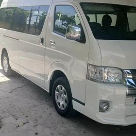 Toyota Hiace 2005