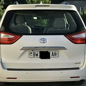 Toyota Sienna 2010
