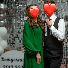 зелёное школьное платье