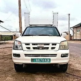 Isuzu i-Series 2005